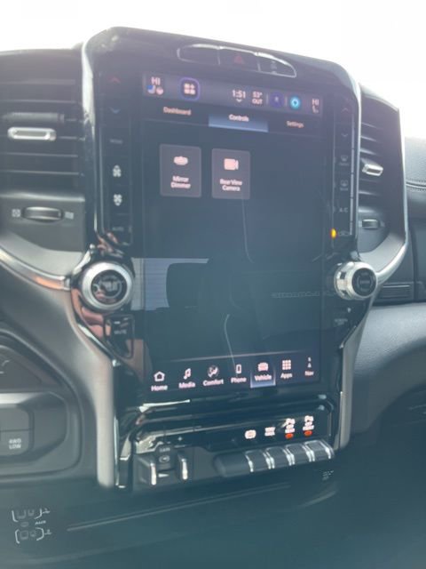 Used 2026 RAM 2500 Laramie AWD/4WD image 39