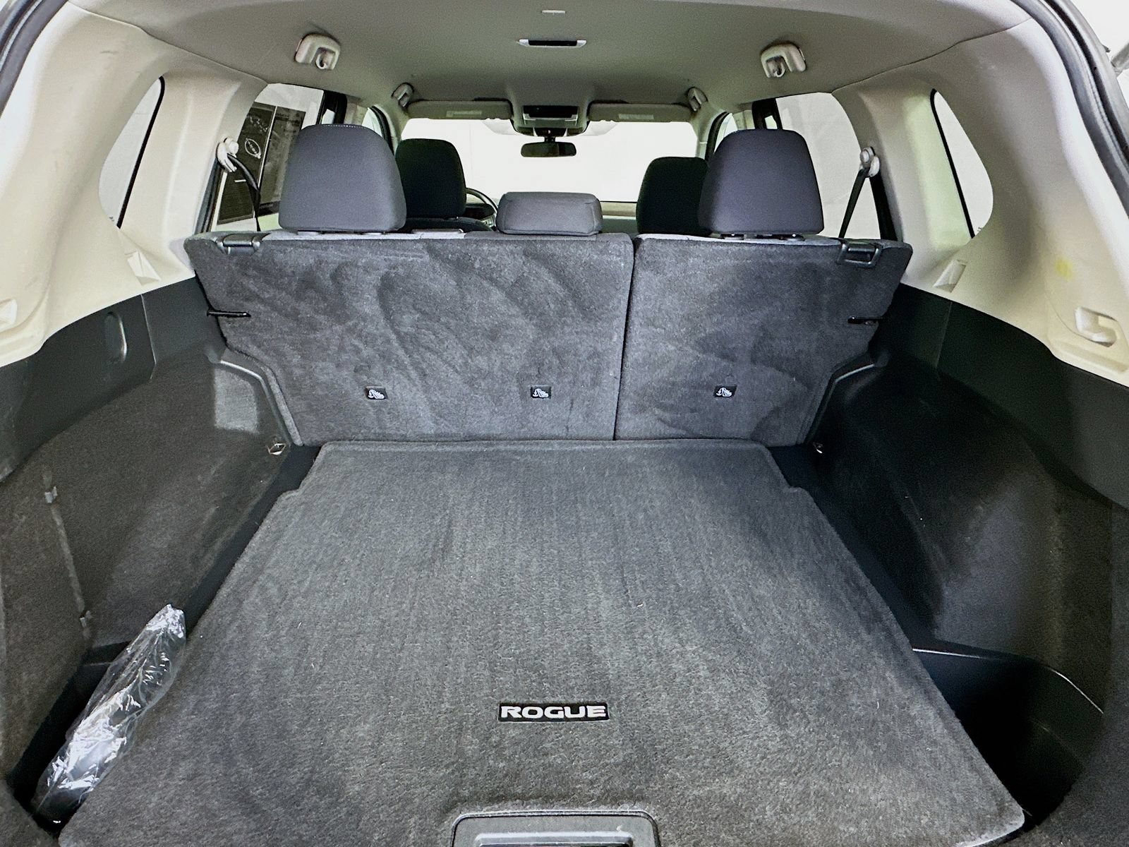 Used 2023 Nissan Rogue SV FWD image 23