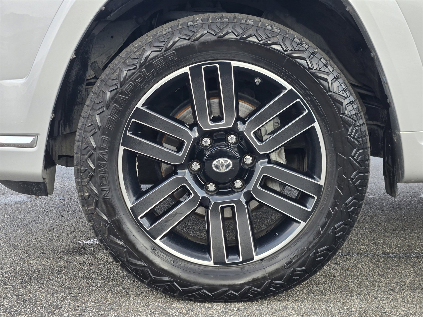 Used 2014 Toyota 4Runner Limited image 10