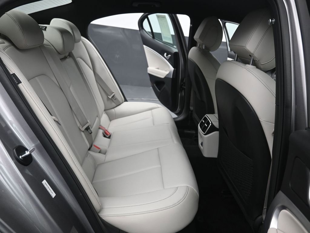 Used 2025 Genesis G70 2.5T AWD/4WD image 10