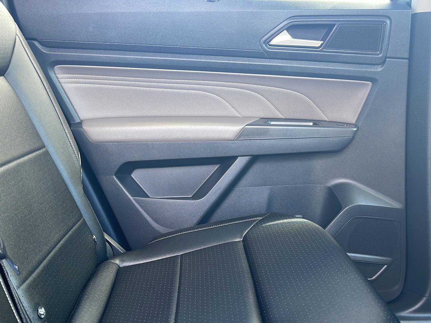 Used 2023 Volkswagen Atlas SEL image 13