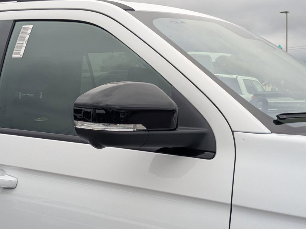 New 2025 Ford Expedition Platinum w/ Stealth Performance Package AWD/4WD image 11