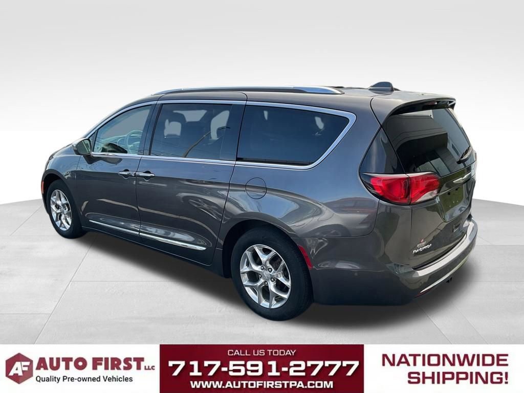 Used 2019 Chrysler Pacifica Touring-L w/ Advanced Safetytec Group FWD image 4