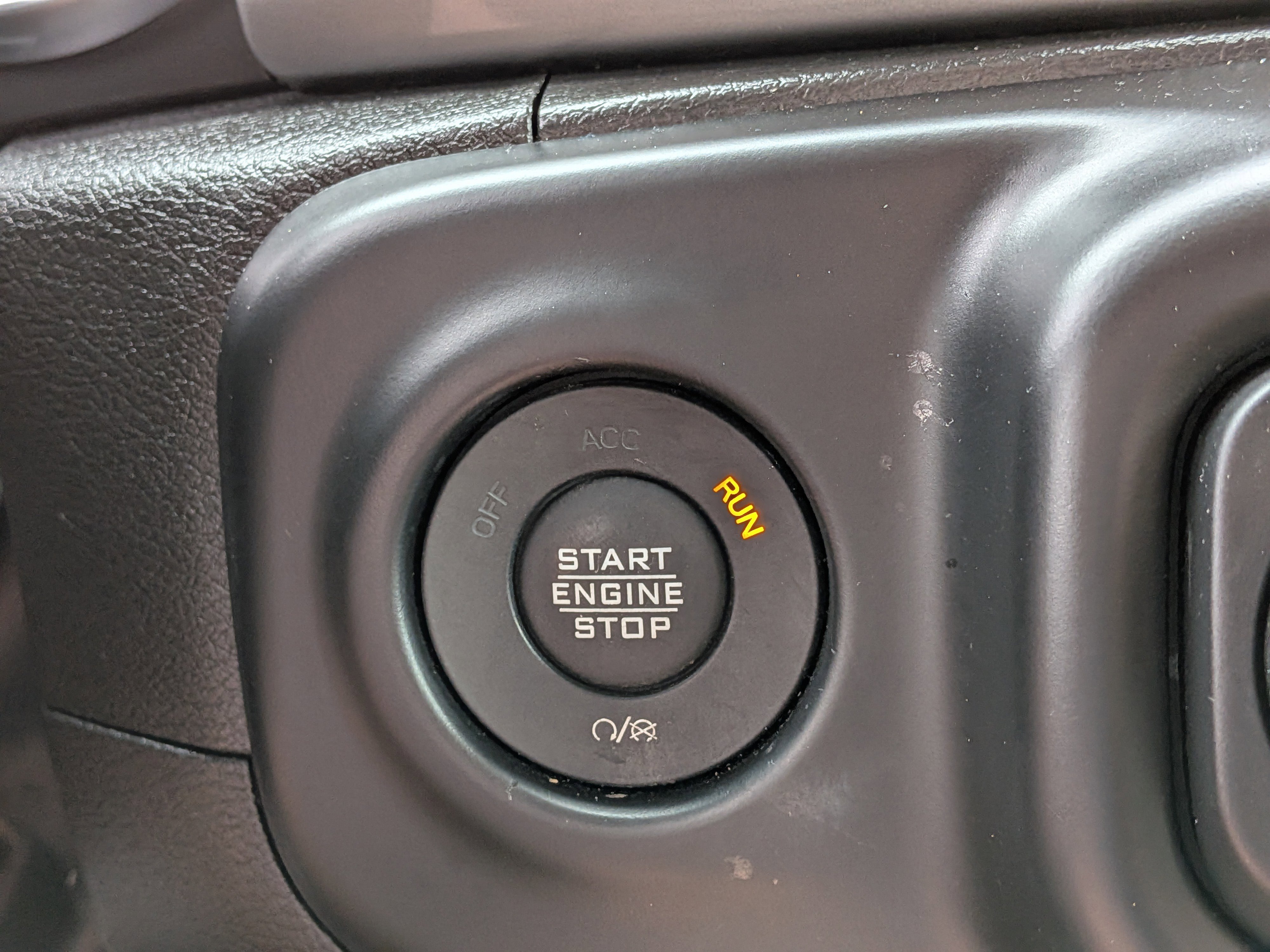 Used 2022 Jeep Gladiator Overland w/ Cold Weather Group image 28