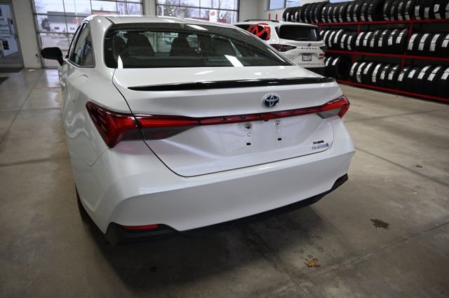 Used 2020 Toyota Avalon XSE w/ All Weather Liner Package image 7