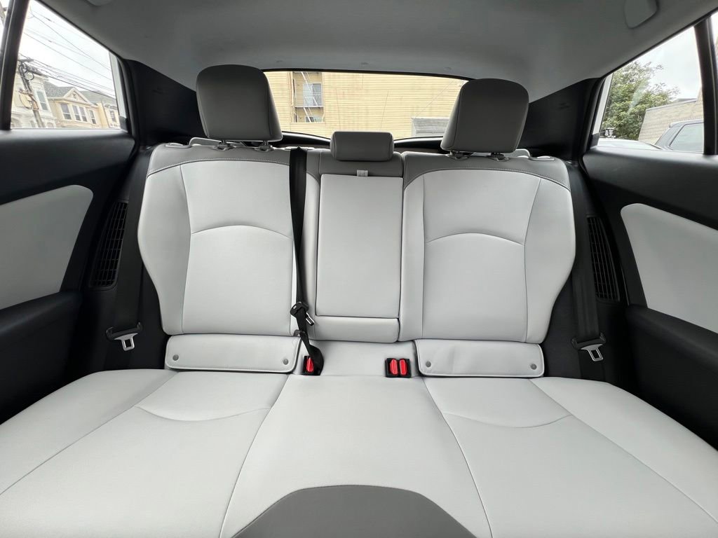 Used 2020 Toyota Prius Prime XLE FWD image 17