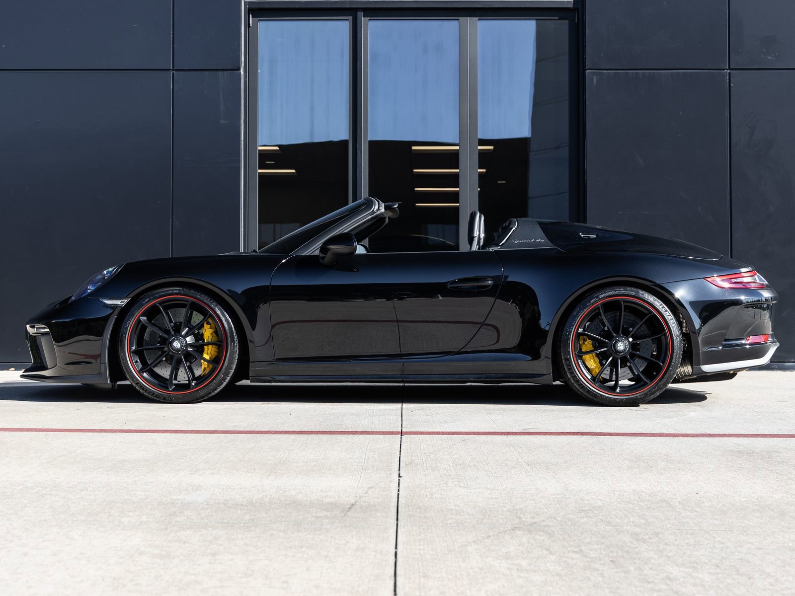 Used 2019 Porsche 911 Speedster image 2