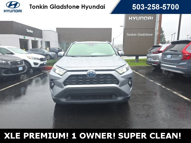 Used 2022 Toyota RAV4 XLE Premium image 4