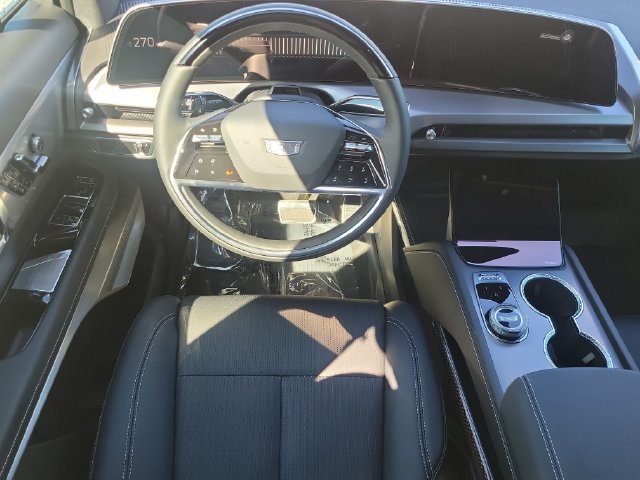 New 2027 Cadillac Vistiq Sport w/ LPO, Floor Liner Package AWD/4WD image 16