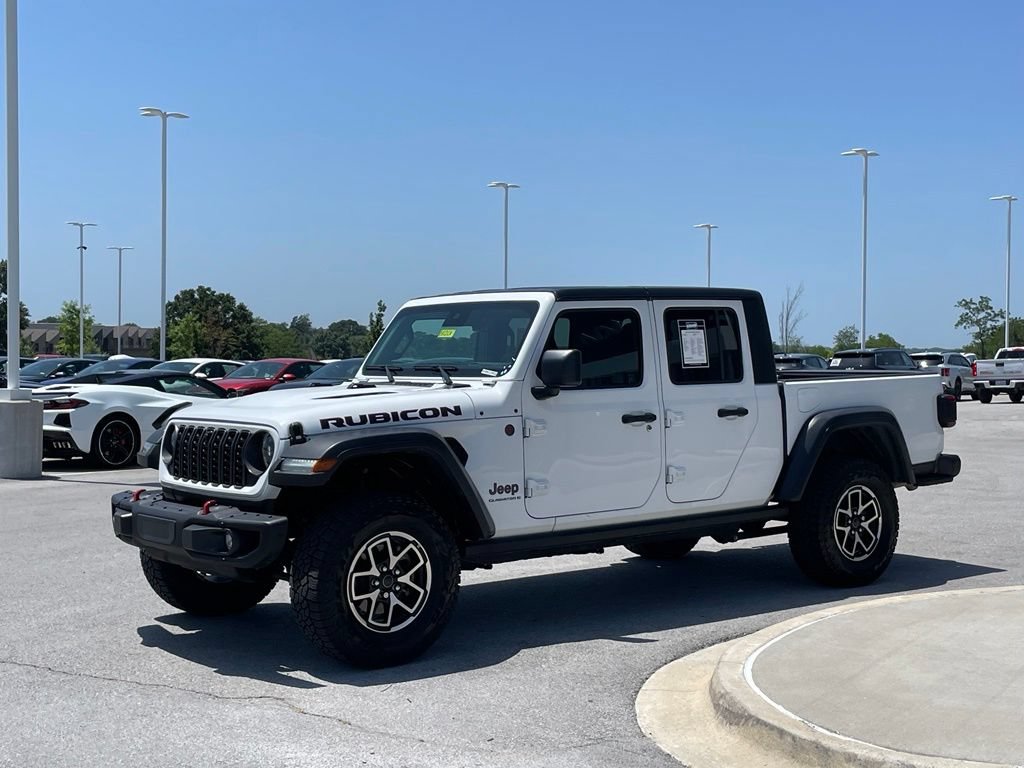 Used 2024 Jeep Gladiator Rubicon w/ Technology Group AWD/4WD image 4