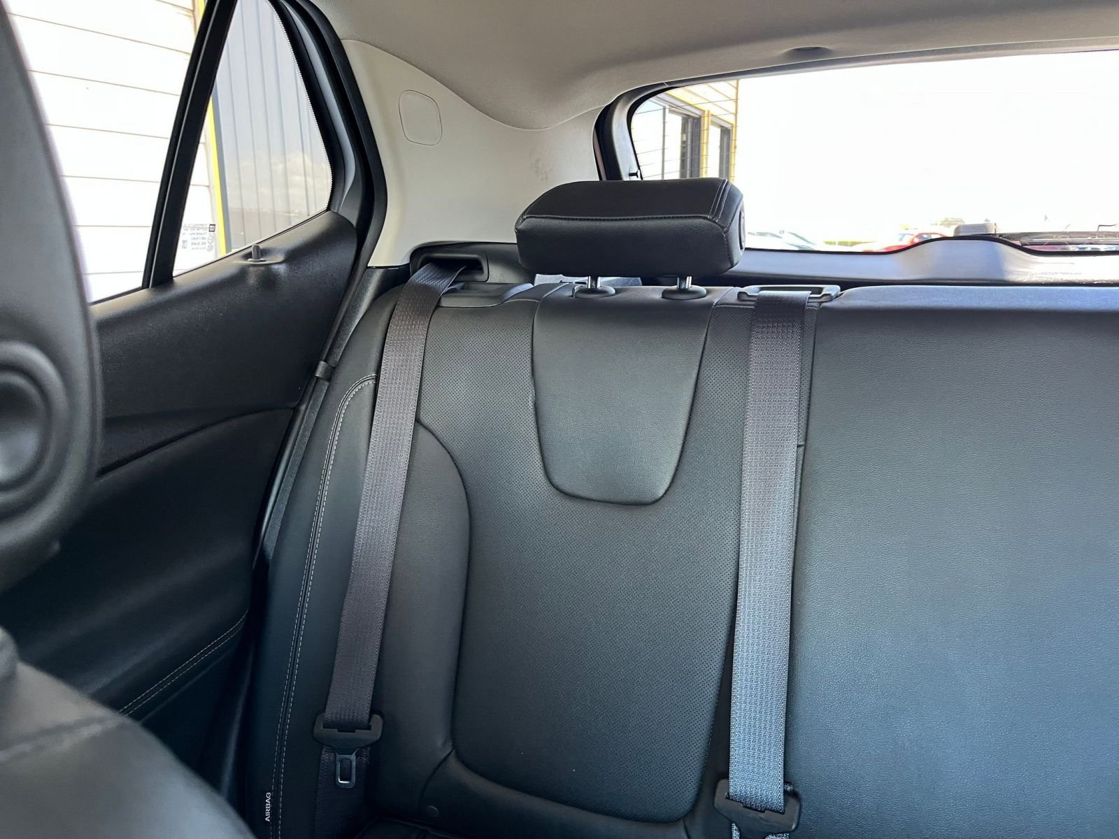 Used 2024 Buick Encore GX Sport Touring image 38