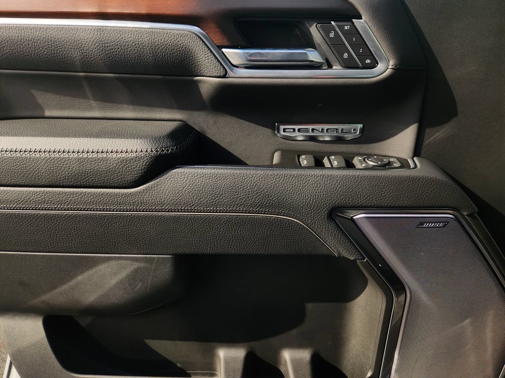 Used 2025 GMC Sierra 1500 Denali AWD/4WD image 19