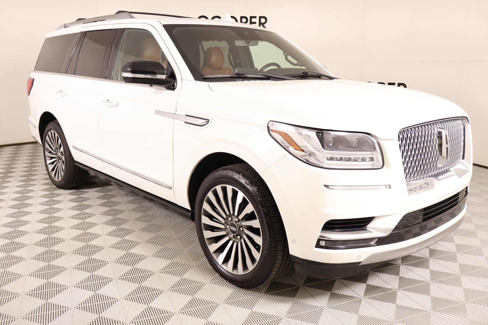 Used 2021 Lincoln Navigator Reserve w/ Luxury Package AWD/4WD image 1