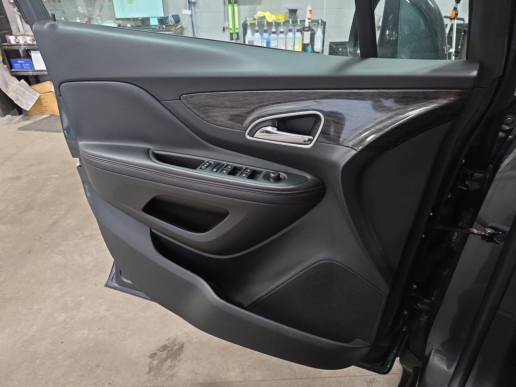 Used 2016 Buick Encore Convenience FWD image 27