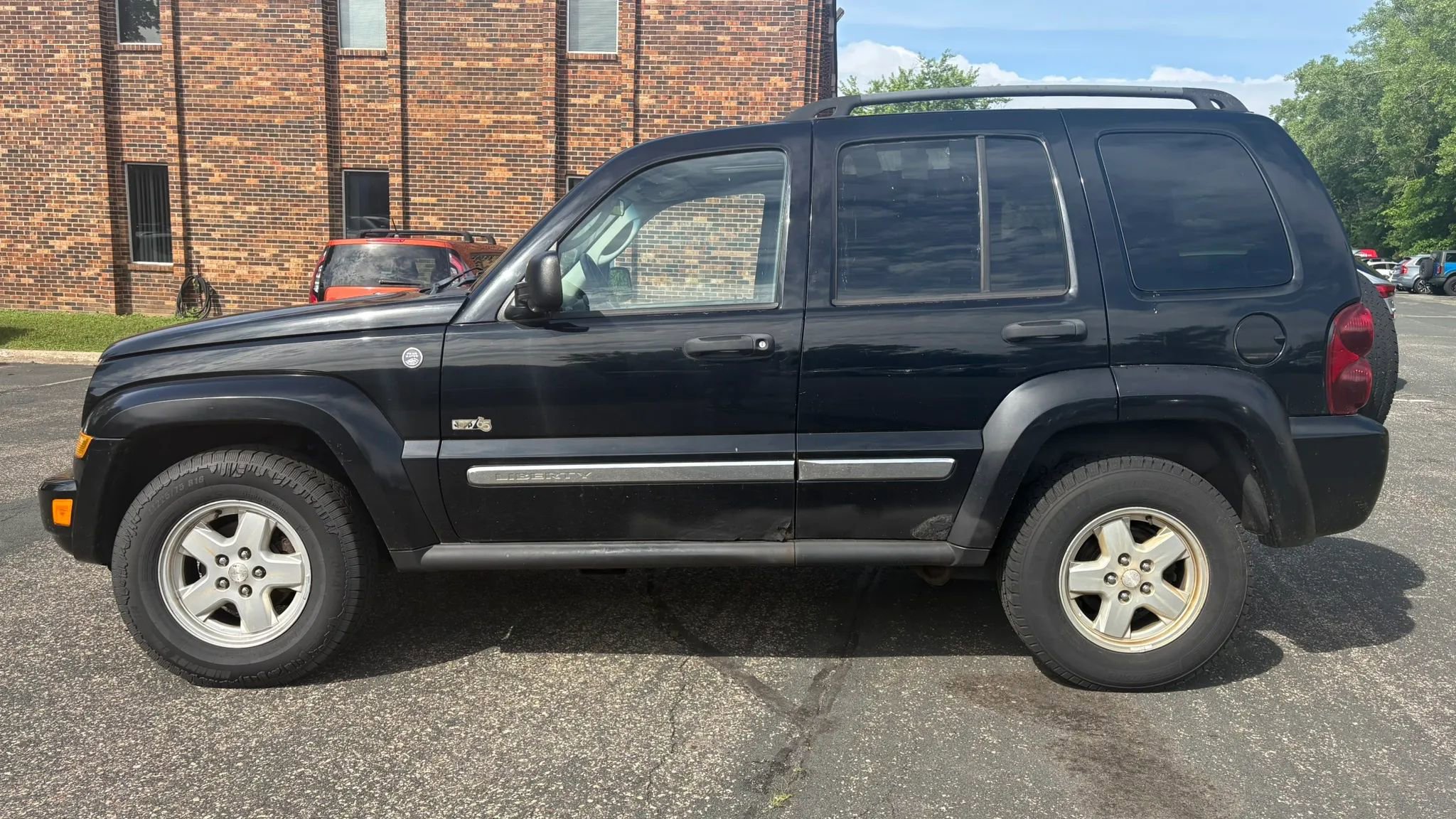 Used 2006 Jeep Liberty Sport AWD/4WD image 5
