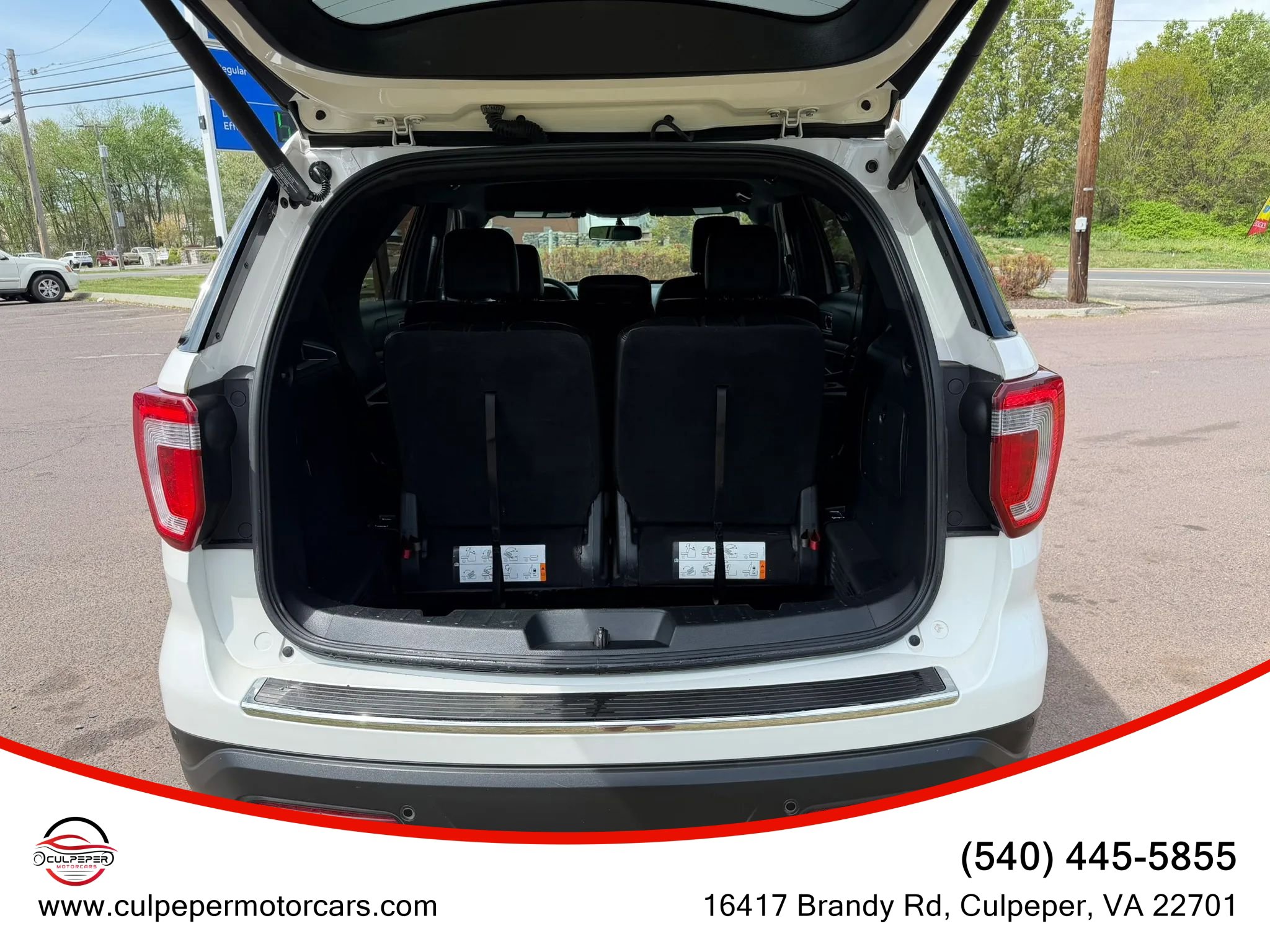 Used 2018 Ford Explorer XLT w/ Equipment Group 202A image 13