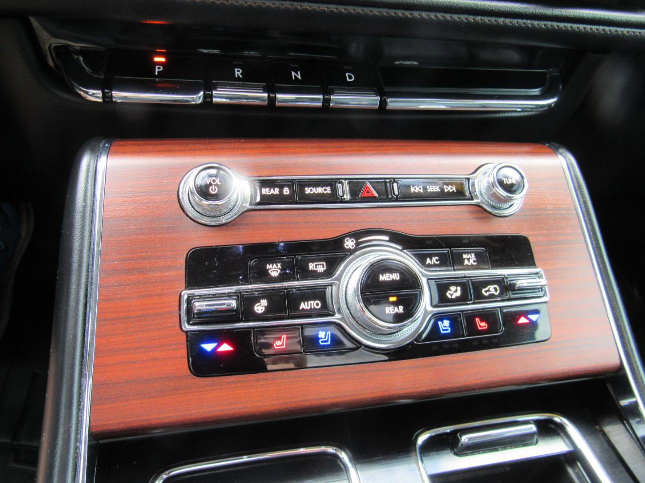 Used 2023 Lincoln Aviator Reserve w/ Equipment Group 201A AWD/4WD image 28
