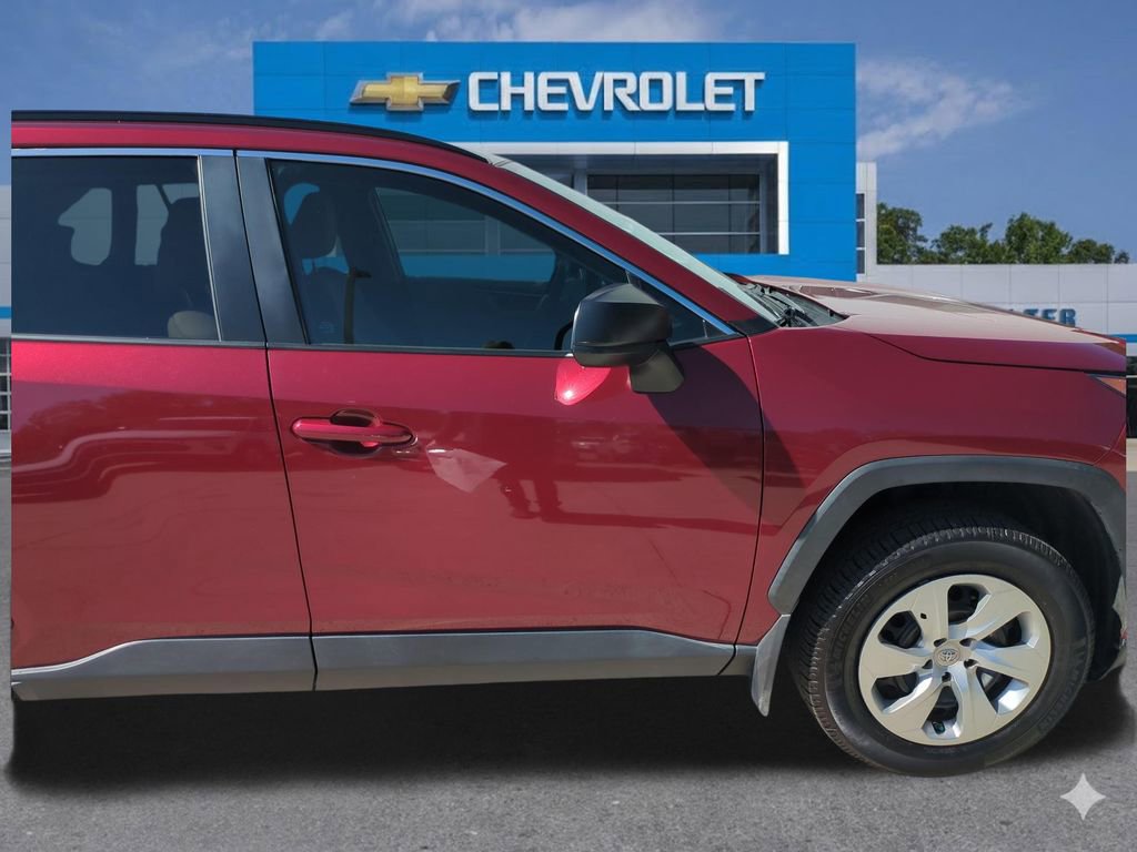 Used 2021 Toyota RAV4 LE image 32