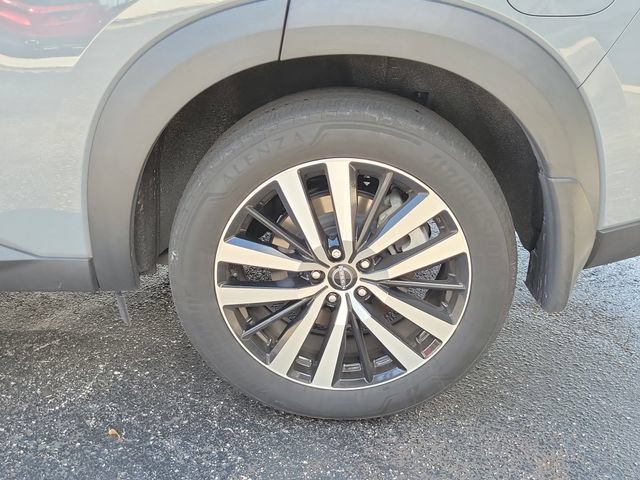 Used 2024 Nissan Pathfinder Platinum FWD image 7