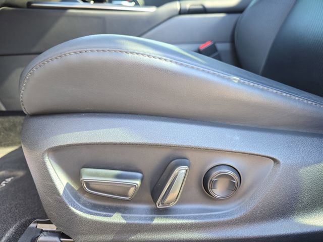 Used 2023 Toyota Crown Limited image 28