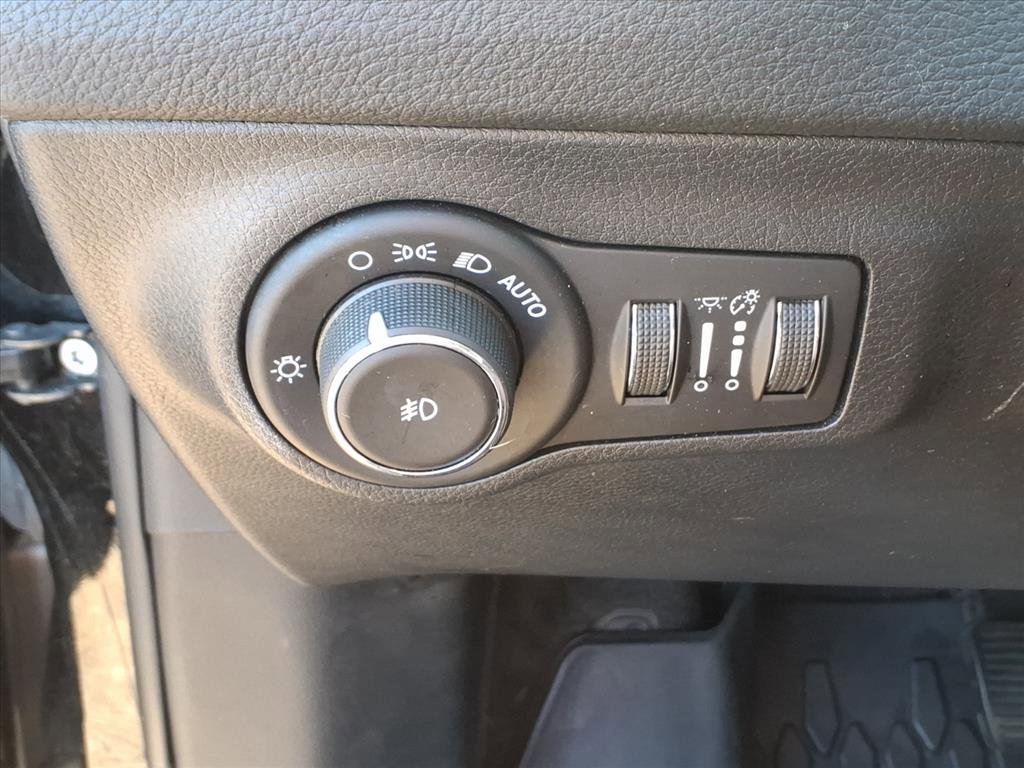 Used 2018 Jeep Compass Limited image 23