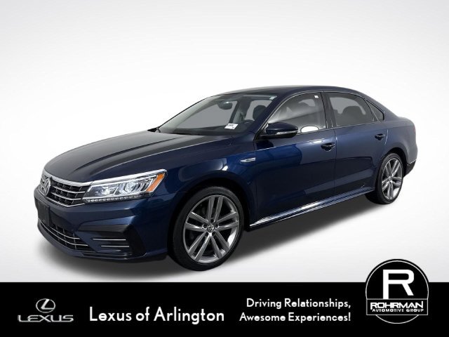 Used 2018 Volkswagen Passat 2.0T R-Line w/ R-Line Lighting Package FWD image 2