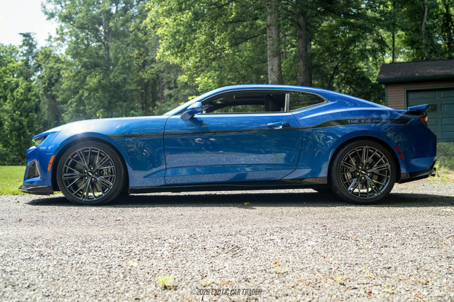 Used 2017 Chevrolet Camaro ZL1 w/ LPO, ZL1 Protection Package RWD image 3