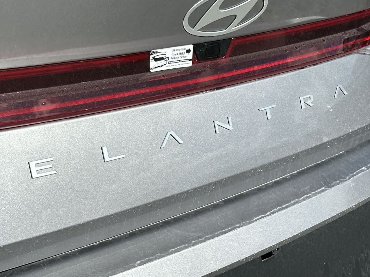 New 2026 Hyundai Elantra SEL Sport FWD image 10