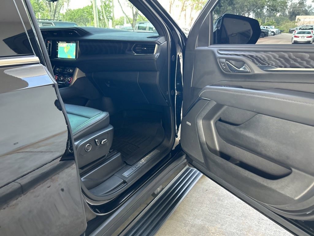 Used 2024 GMC Yukon Denali w/ Denali Reserve Package AWD/4WD image 27
