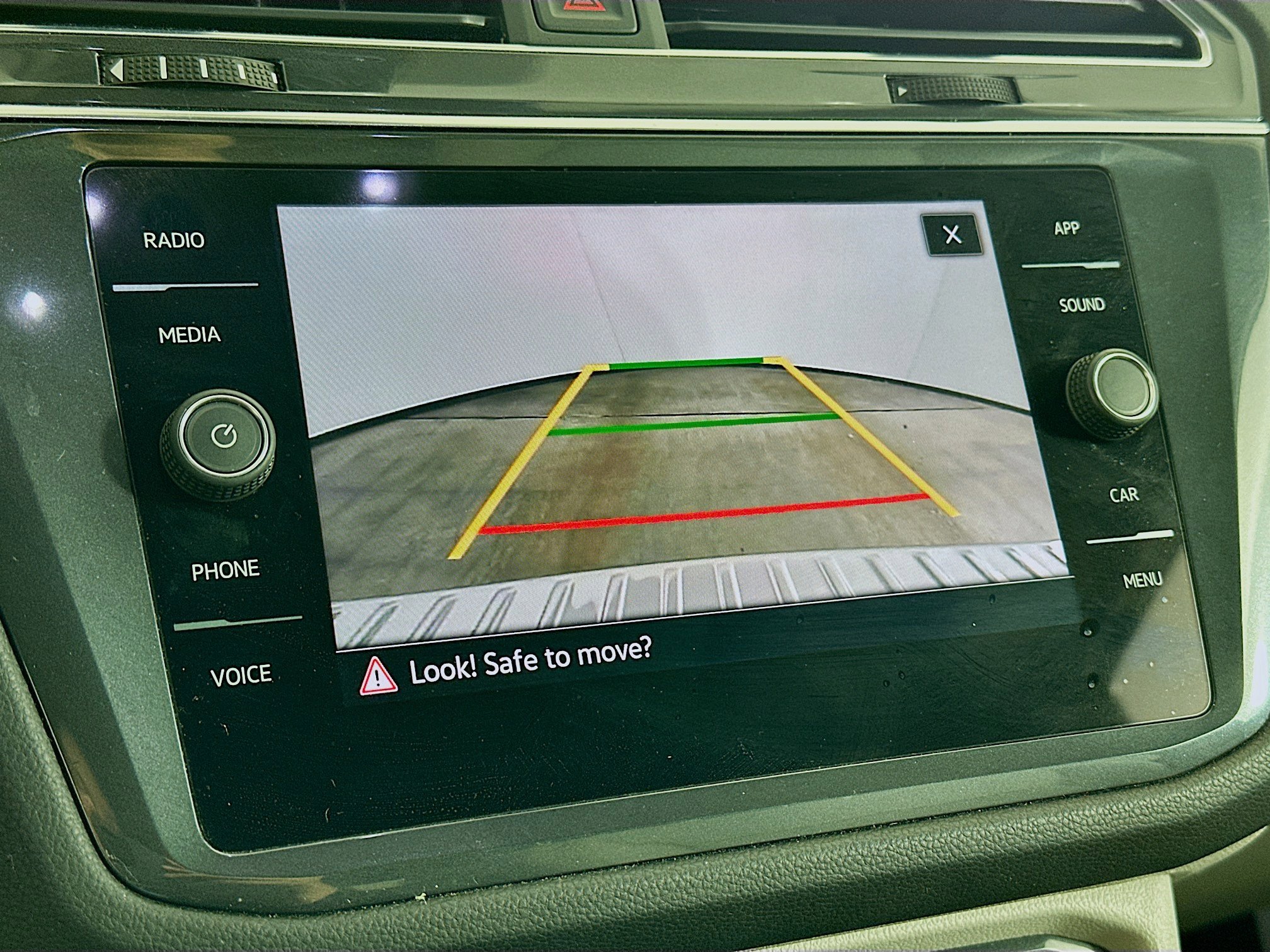 Used 2023 Volkswagen Tiguan SE image 22