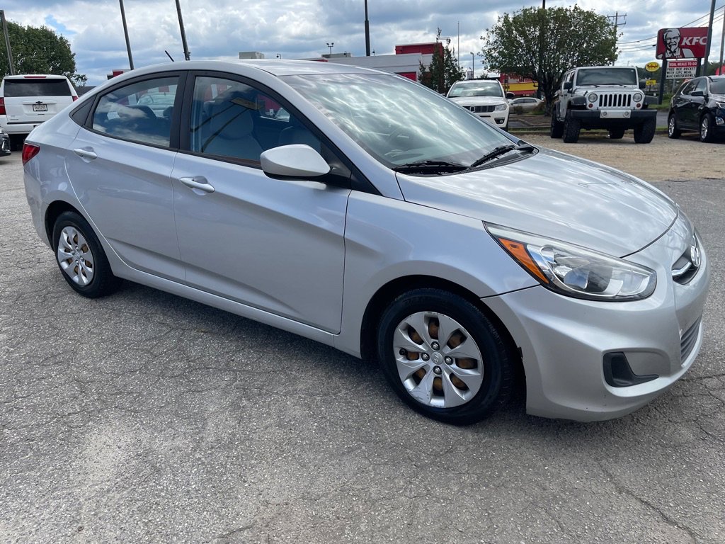Used 2015 Hyundai Accent GLS image 7