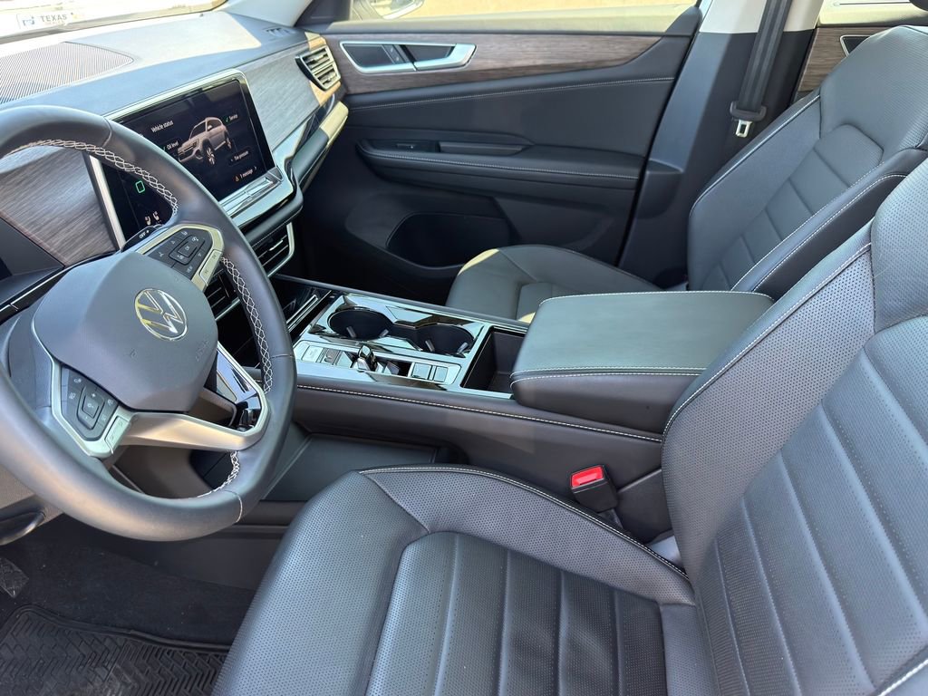 Used 2024 Volkswagen Atlas SEL AWD/4WD image 11
