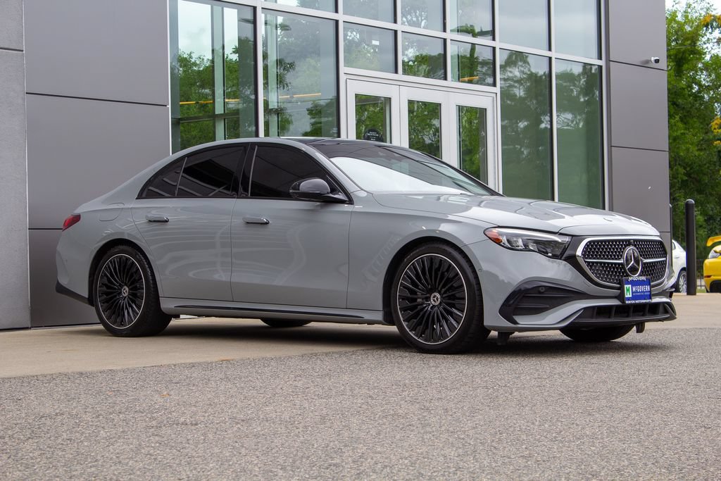 Used 2024 Mercedes-Benz E 350 4MATIC Sedan image 3