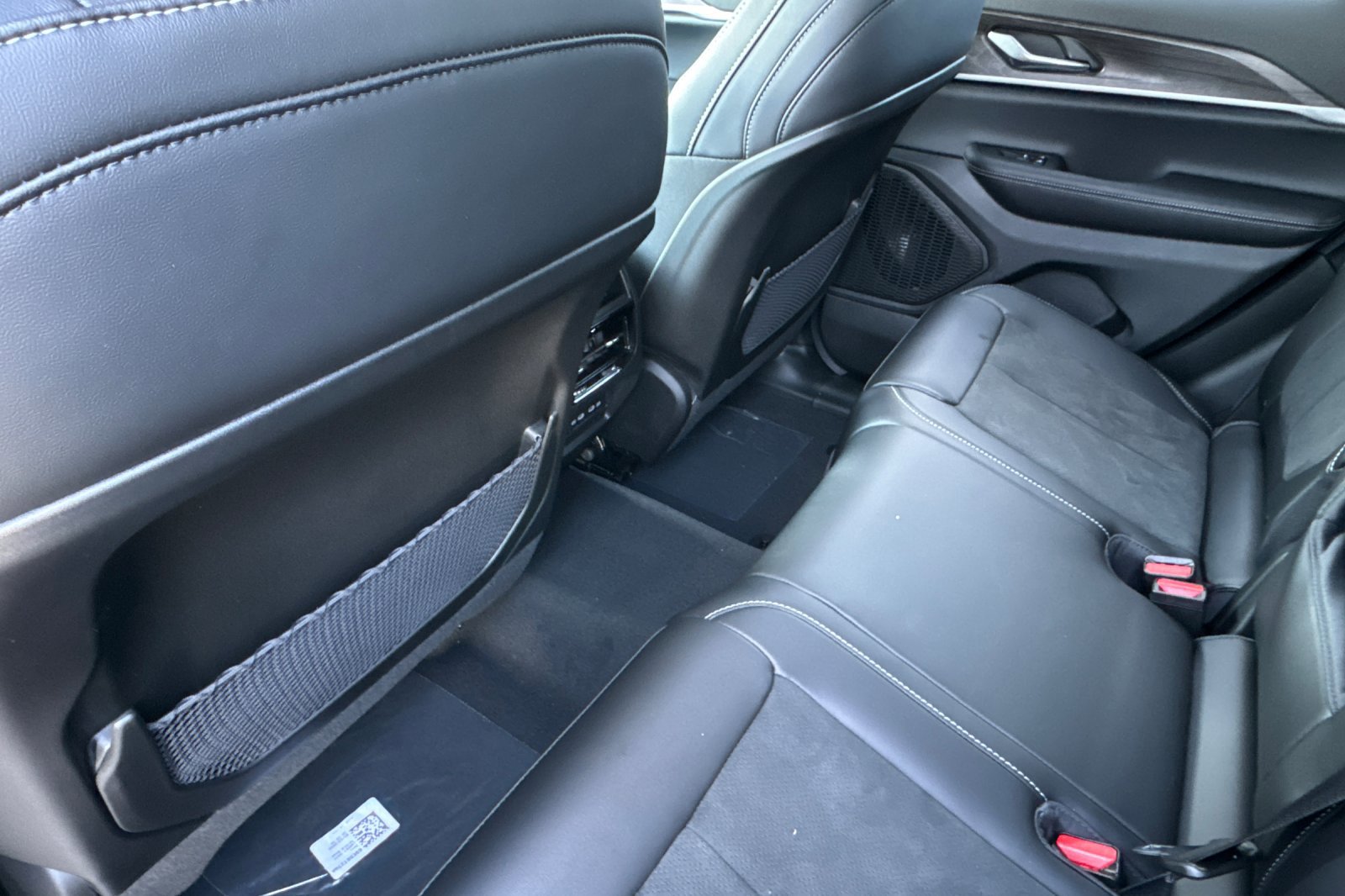 New 2026 Jeep Grand Cherokee Altitude AWD/4WD image 11