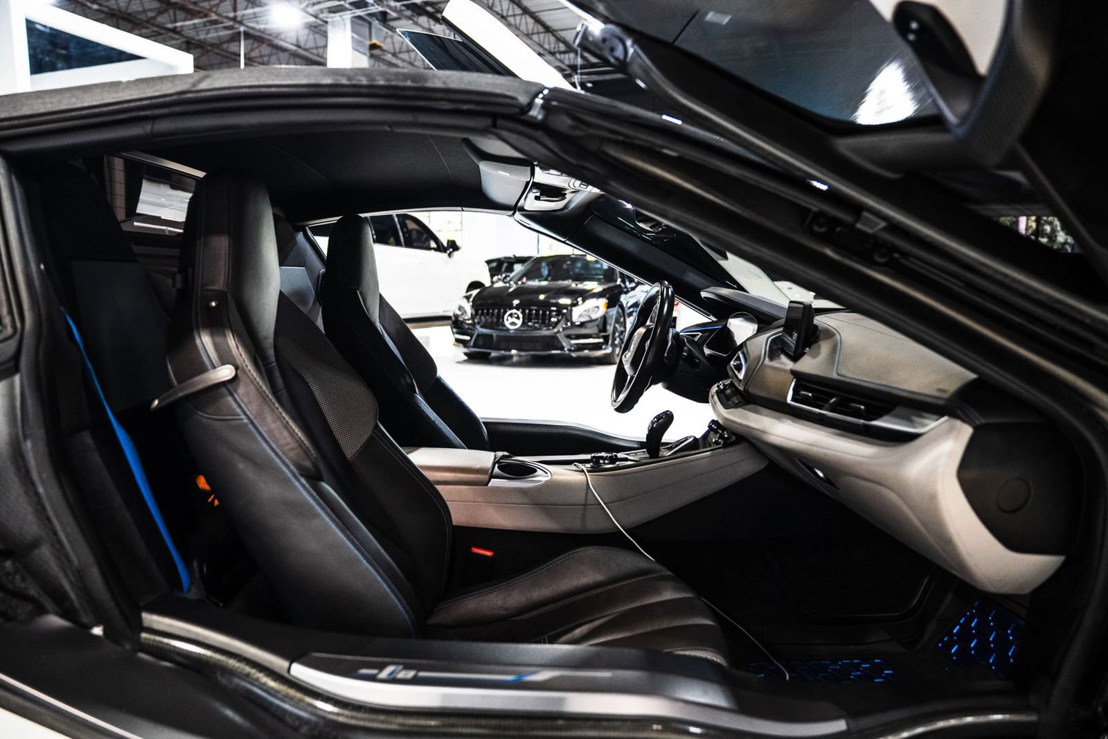 Used 2019 BMW i8 Roadster AWD/4WD image 18