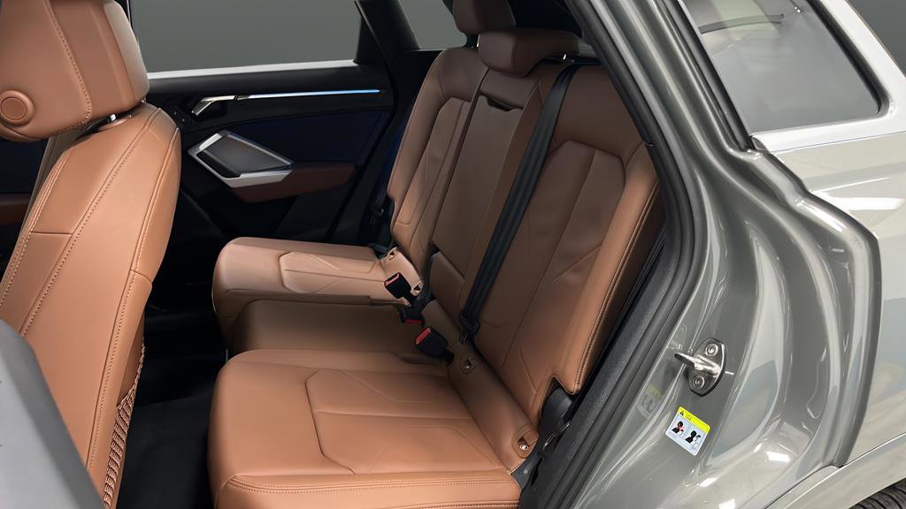 Used 2024 Audi Q3 2.0T Premium Plus w/ Premium Plus Package image 22