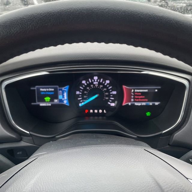 Used 2020 Ford Fusion Energi Titanium image 9