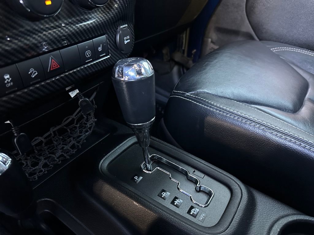 Used 2013 Jeep Wrangler Unlimited Rubicon w/ Connectivity Group image 14