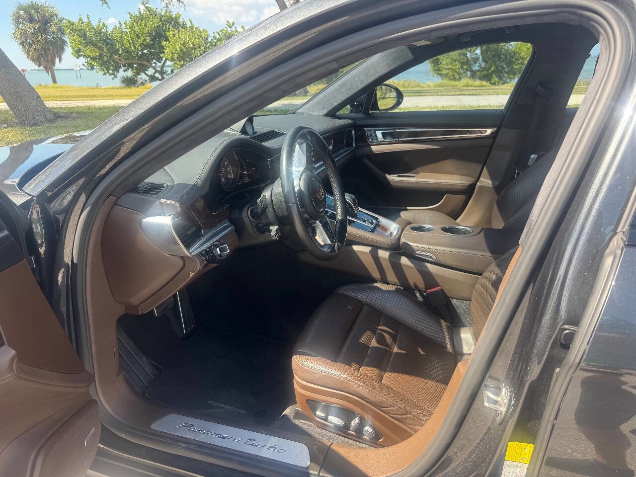 Used 2017 Porsche Panamera Turbo w/ Sport Package image 35