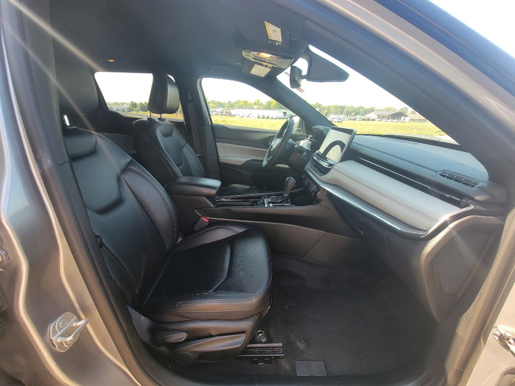 Used 2024 Jeep Compass Limited image 28