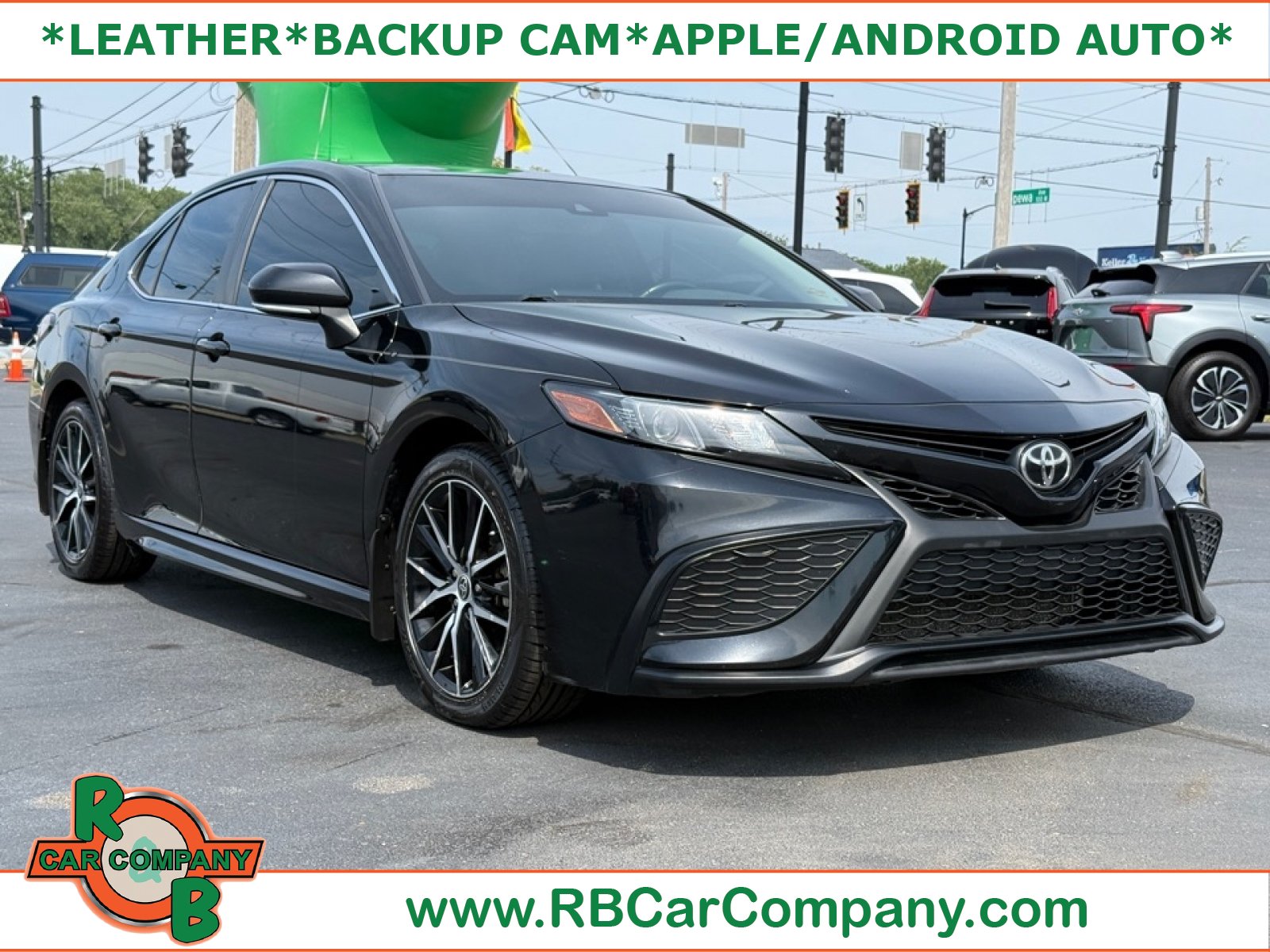 Used 2022 Toyota Camry SE w/ Convenience Package FWD image 1