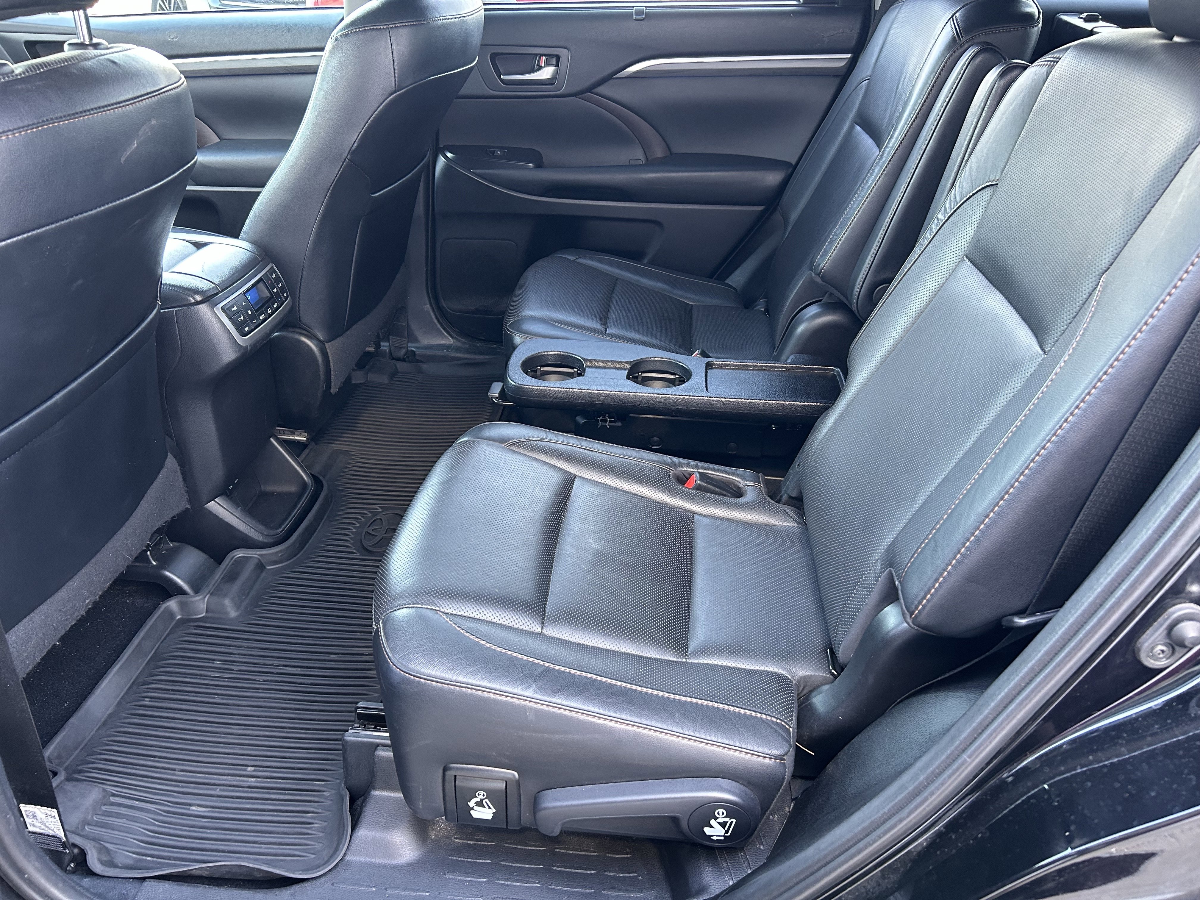 Used 2019 Toyota Highlander Limited Platinum AWD/4WD image 19