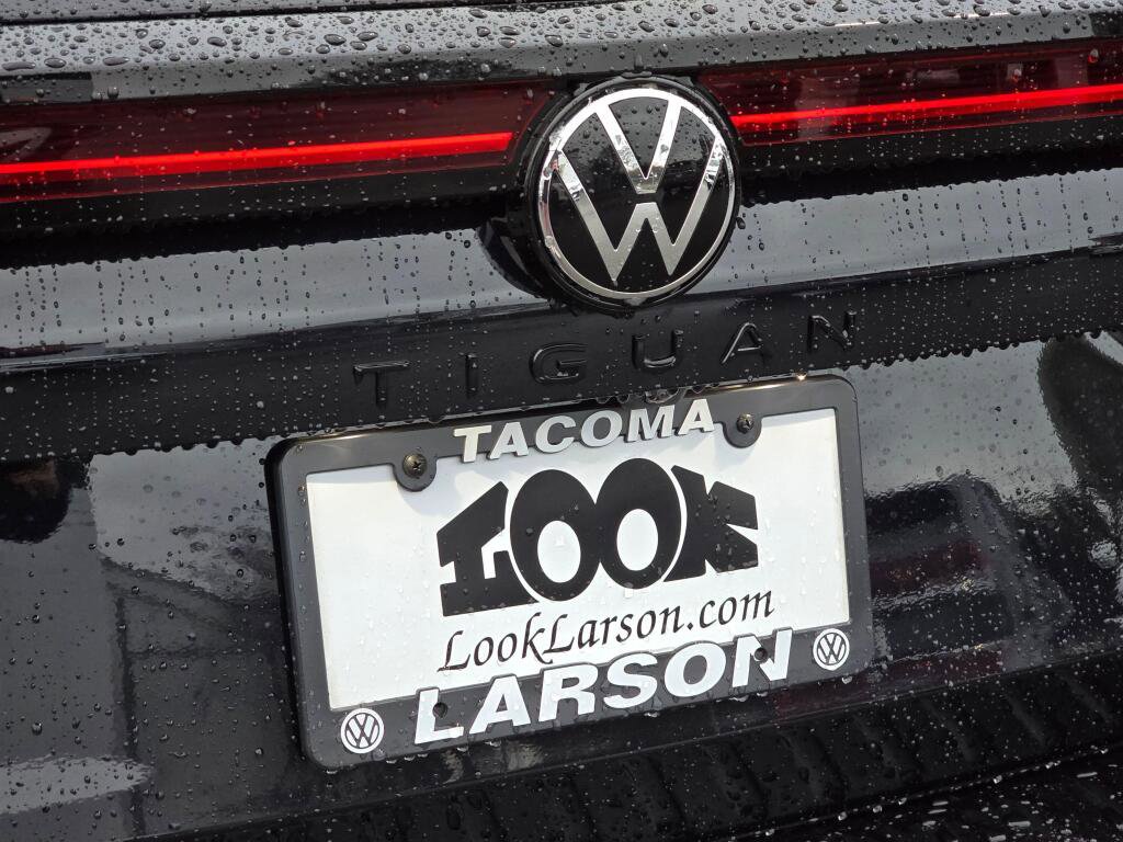 New 2026 Volkswagen Tiguan SE R-Line image 16