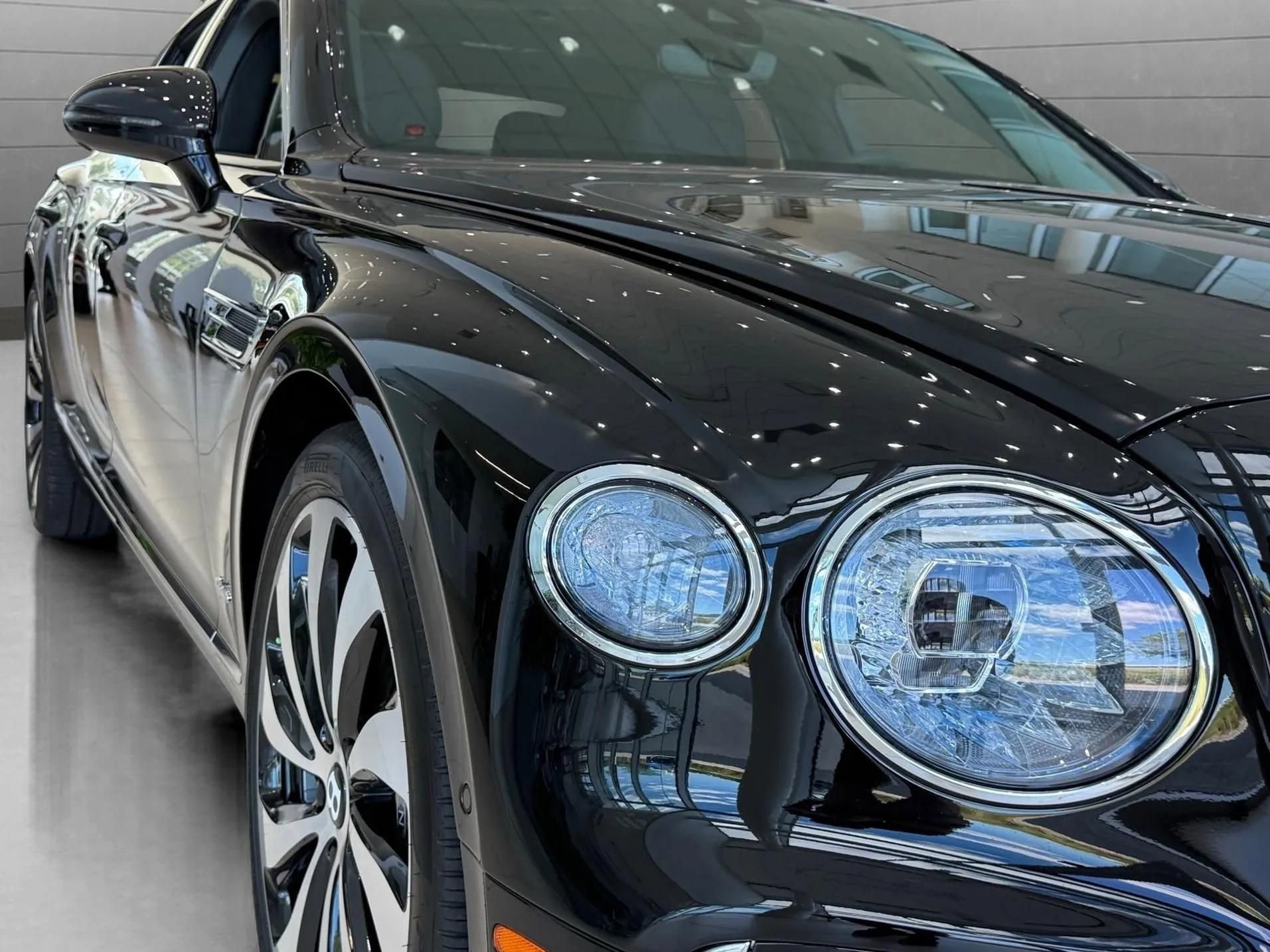 New 2026 Bentley Flying Spur Plug-In Hybrid AWD/4WD image 14
