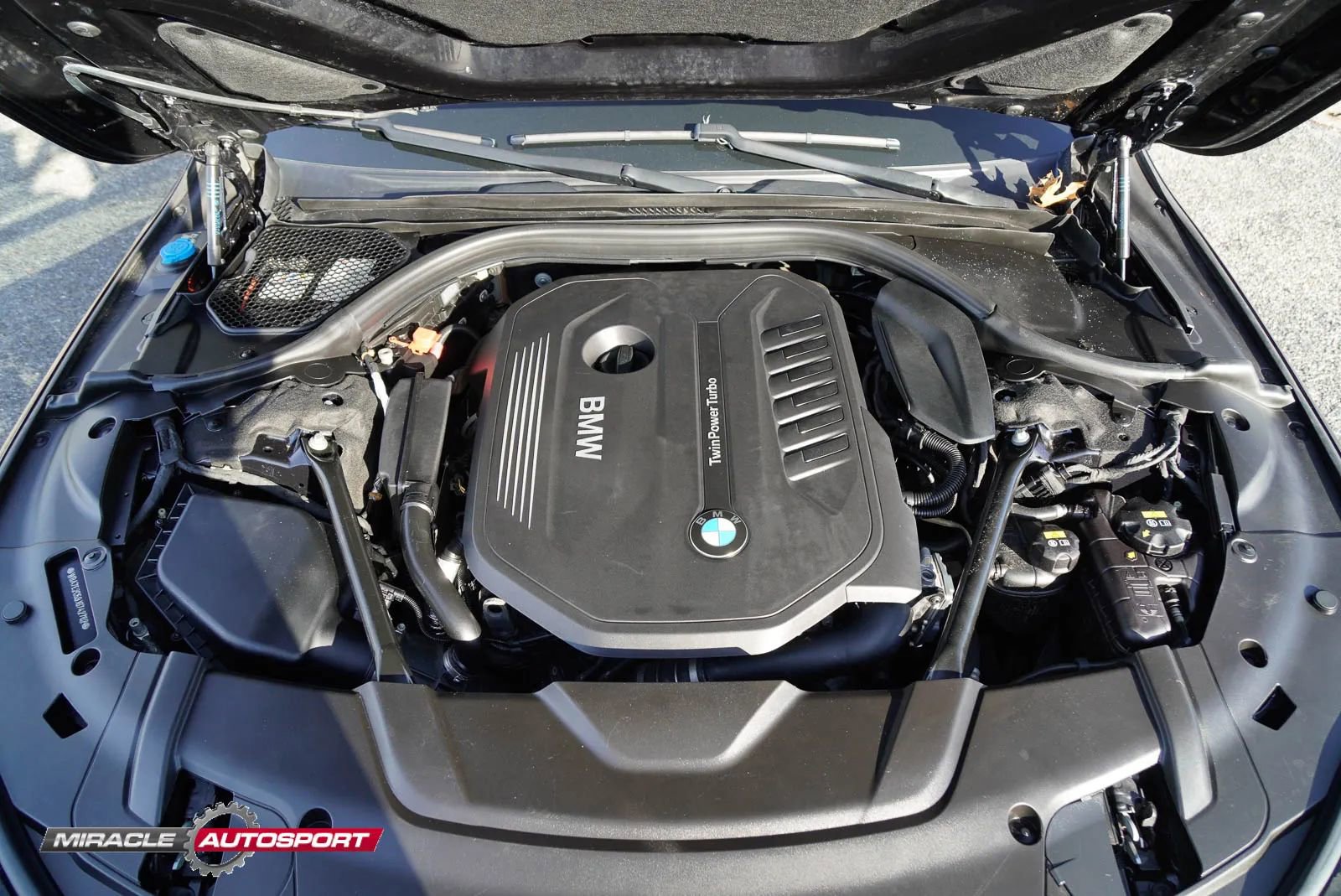 Used 2018 BMW 740i w/ M Sport Package image 10