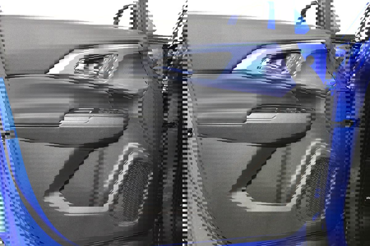 Used 2024 Chevrolet Equinox EV LT image 7