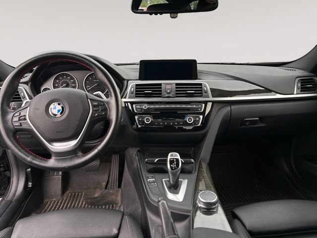 Used 2018 BMW 330i xDrive Sedan AWD/4WD image 10