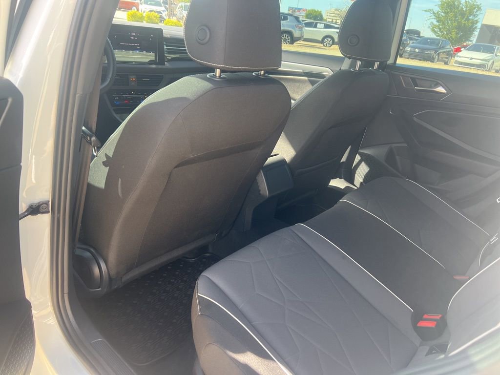 Used 2025 Volkswagen Jetta Sport image 9