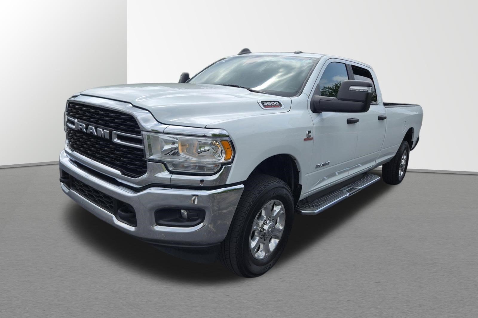 Used 2024 RAM 3500 Big Horn AWD/4WD image 3