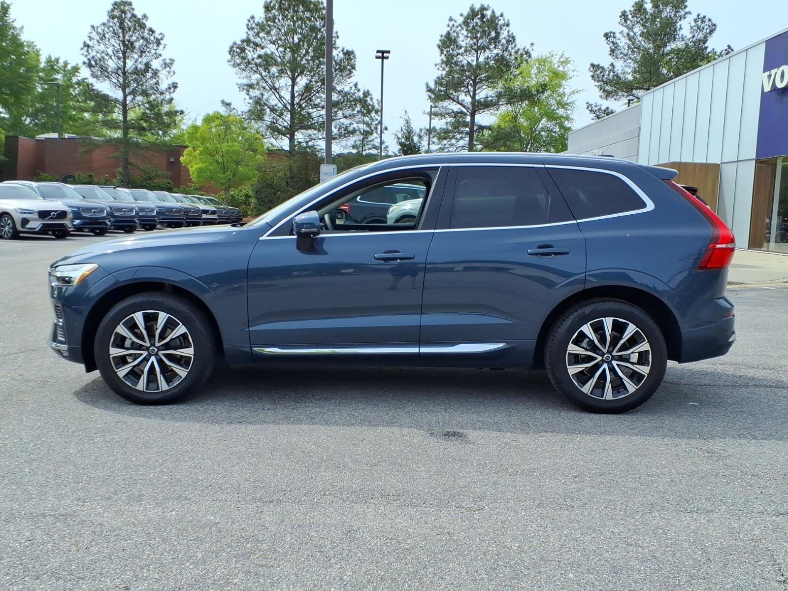 Certified 2023 Volvo XC60 B5 Plus w/ Climate Package AWD/4WD image 6